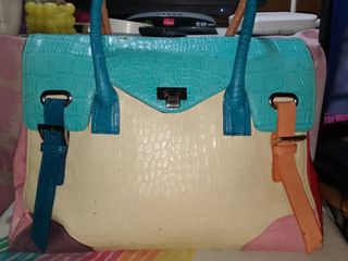 (Category: ) located in . Submitted by prettyhr (Listing ID 1439286232, Image 1). Description: .