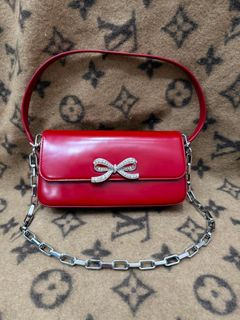 (Category: ) located in . Submitted by april_luxcloset (Listing ID 1439325934, Image 1). Description: .