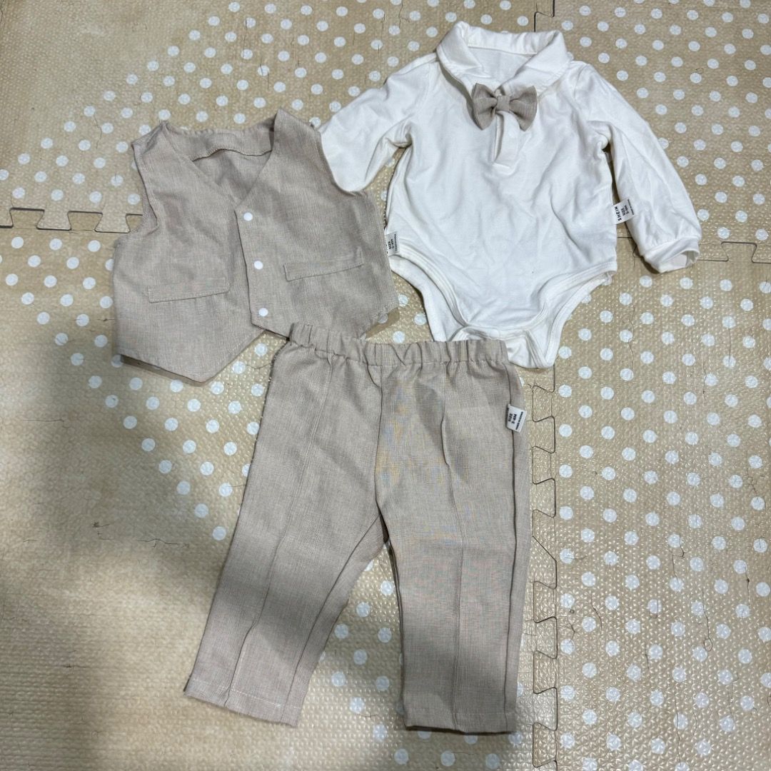Shein Baby Clothes 3-6M (Category: Babies & Kids Fashion) located in Manila. Submitted by louvemaria (Listing ID 1439295040, Image 1). Description: - Shein baby clothes set - Size: 3-6 months - Includes: - White outfit - Beige outfit - Made of light, breathable fabric - Ideal for your baby.