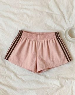 (Category: ) located in . Submitted by shopjules (Listing ID 1439354757, Image 1). Description: .