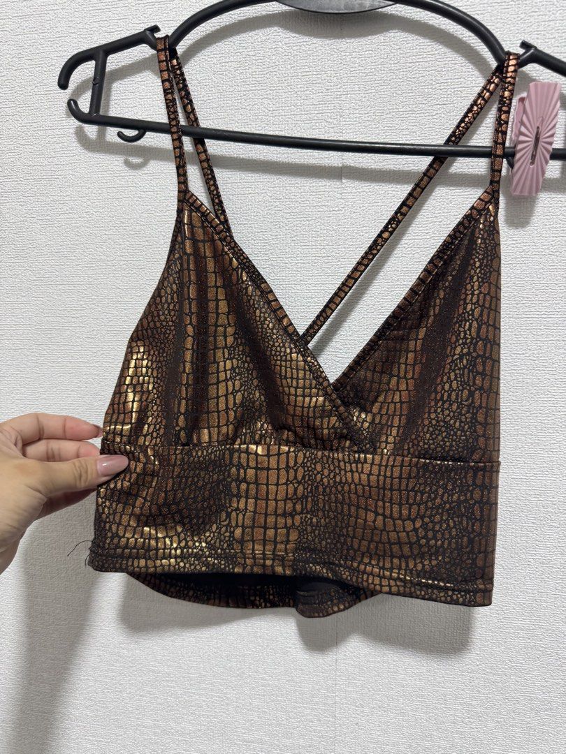 Sleeveless animal print top (Category: Sleeveless) located in Lapu Lapu. Submitted by kasurin (Listing ID 1439379257, Image 1). Description: .