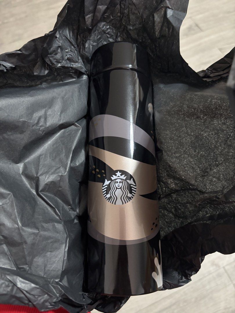 Starbucks Black Tumbler (Category: Water Bottles & Tumblers) located in Pasay City. Submitted by roanbels (Listing ID 1439304706, Image 2). Description: Starbucks Traditions Onyx 2026 Stainless Steel Tumbler 🖤 Brand new/Unused ✨ Sleek onyx finish ☕ Perfect for hot/cold drinks 🎁 Great for gifting or collection.