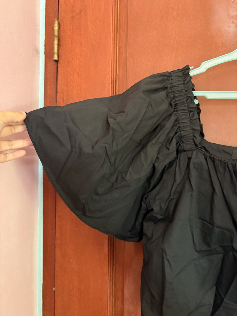 Straightforward Zahara Squareneck Blouse - Onyx Black (Category: Blouses) located in Antipolo. Submitted by mayadcx (Listing ID 1439328733, Image 3). Description: 🌟 super low listed price because these items all came from storage (please limit yout expectations!) 🌟 they all just need a good wash (but I cant wash all of these agad so might as well sell them as is nalang 🥲) 🌠 loc: antipolo city, rizal 🌠 mop: gcash 🌠 mod: lalamove (sdd) or ggx