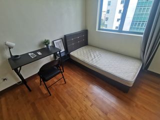 (Category: ) located in . Submitted by secondhandfurnituresg (Listing ID 1439281249, Image 1). Description: .