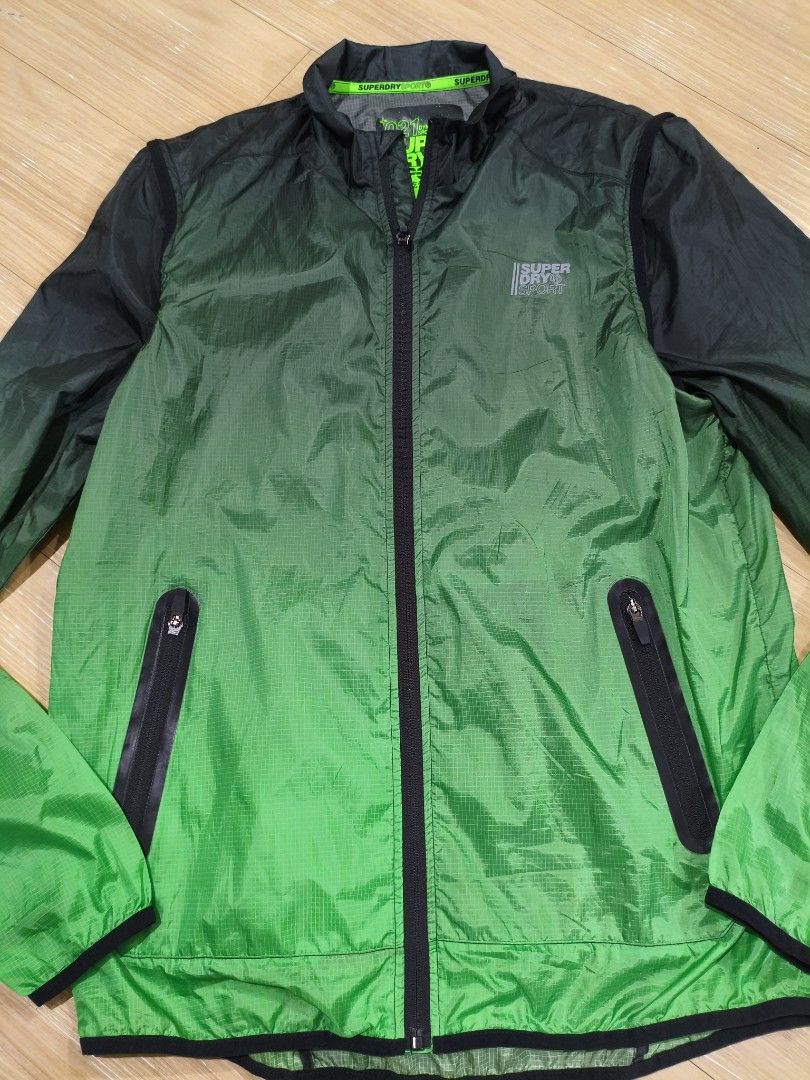 Superdry Windbreaker (convertible to vest; packable) (Category: Coats, Jackets and Outerwear) located in Mandaluyong City. Submitted by declutteringmomma304 (Listing ID 1439274003, Image 2). Description: .