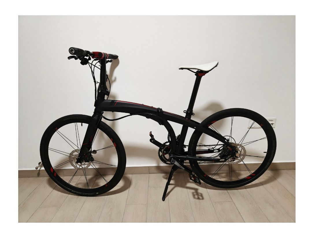 Tern Eclipse X22 (Category: Bicycles) located in Singapore. Submitted by gd_stuff (Listing ID 1388677026, Image 2). Description: SG retail price $4200. Designed to be the fastest folding bike in the world. With hand-built 26” wheels and race-tuned geometry, it’s a full sized road bike, but it folds down small in 10 seconds. Bicycle in good condition. Features: Speeds: 2 x 11 Weight: 11.3 kg Folding Size: 42 × 89 × 81cm Suggested Rider Height: 148
