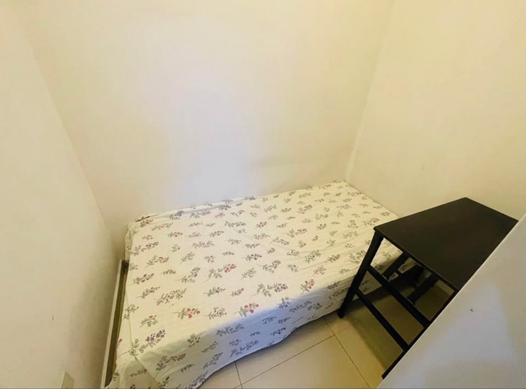 (Category: ) located in . Submitted by silveringing (Listing ID 1430122810, Image 1). Description: .