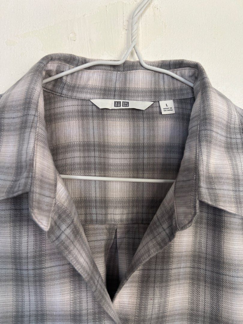 Uniqlo Plaid longsleeve (Category: Longsleeves) located in Las Pinas. Submitted by gaeley (Listing ID 1439281980, Image 2). Description: b: 23" armpit to armpit l: 250.