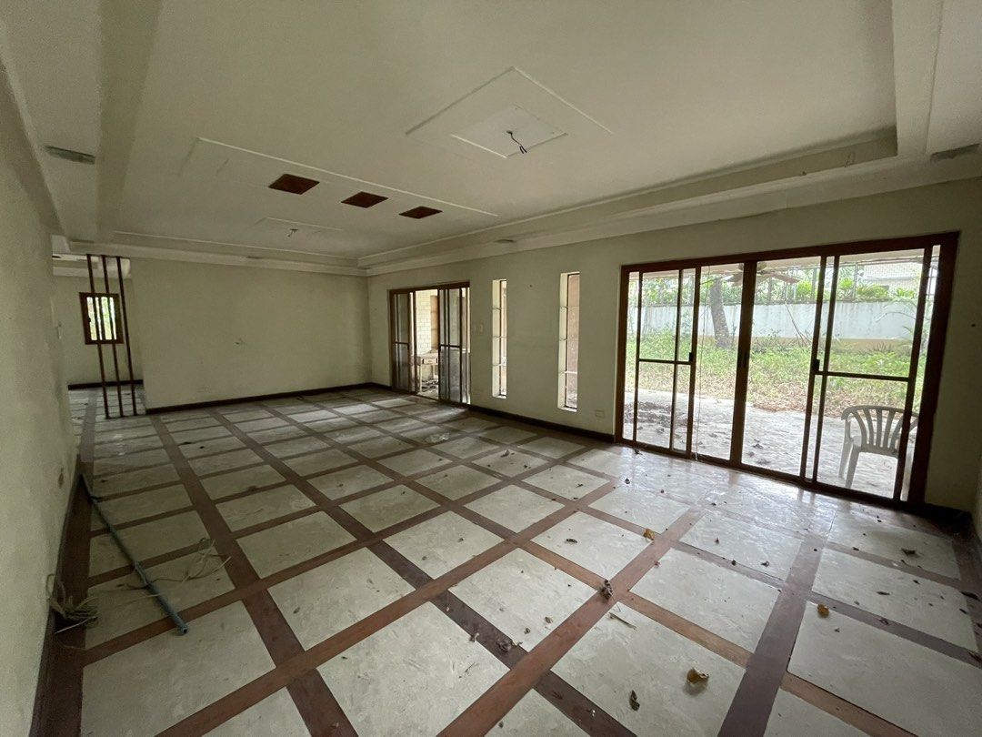 Valle Verde 6 House and Lot (Category: House & Lot) located in Taguig. Submitted by brokerhanstaneo_09178038728 (Listing ID 1439257294, Image 3). Description: Valle 6 House and Lot Valued as lot Free Demolition Valle Verde 6 - Not perimeter & no Faultline Lot area: 721sqm Price: 288,000 per sqm.