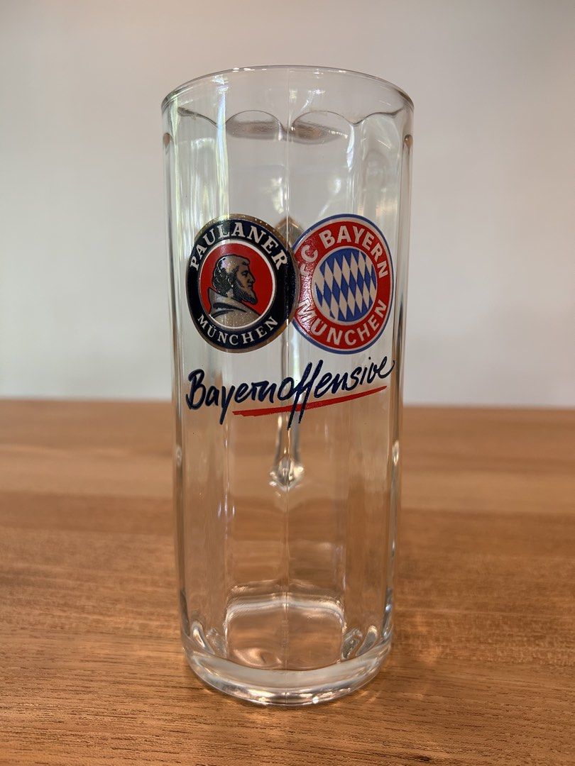 Various drinking glasses.461018537752023041