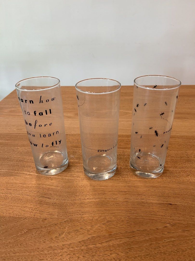 Various drinking glasses.461018537752023044