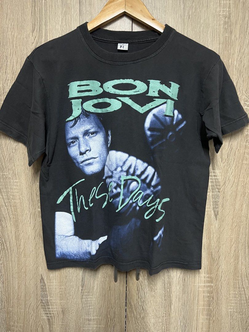 Vintage Bon Jovi Tee (Category: Tshirts & Polo Shirts ) located in Pateros City. Submitted by basboi (Listing ID 1439335664, Image 1). Description: Size: Medium (19W 23L) Info tag.