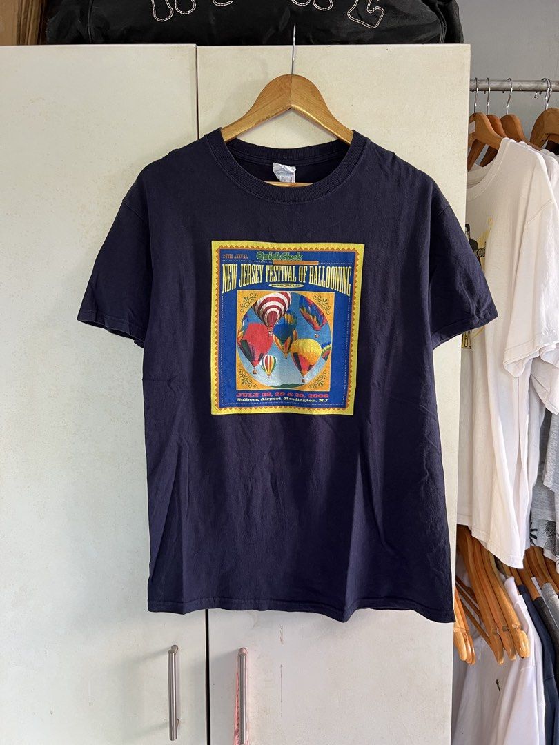 Vintage hot air balloon (Category: Tshirts & Polo Shirts ) located in Panabo. Submitted by gleojan (Listing ID 1439331984, Image 1). Description: Hot air balloon in a good condition, size medium 20 x 28 350 +shipping fee.
