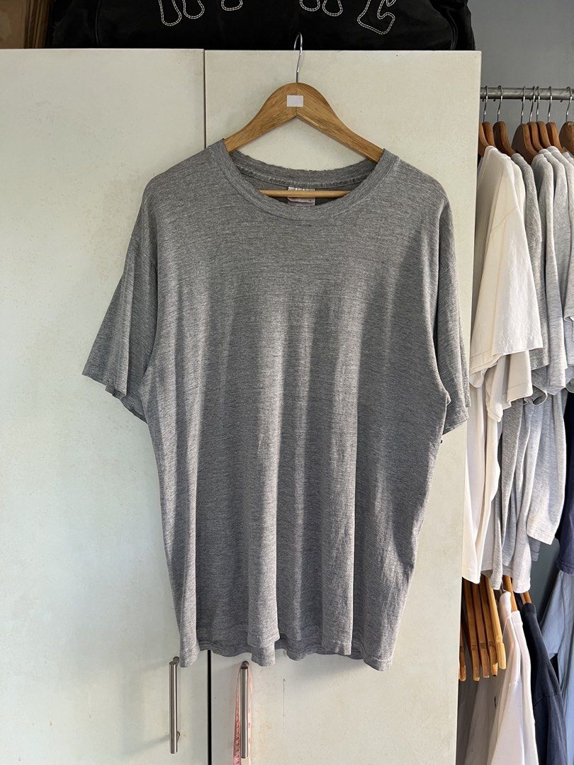 Vintage Nike Plain Tee (Category: Tshirts & Polo Shirts ) located in Panabo. Submitted by gleojan (Listing ID 1439326325, Image 1). Description: Vintage Nike blank trash condi, size large 22 x 30 350 +shipping fee.