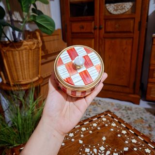 (Category: ) located in . Submitted by millennialmeetsvintage (Listing ID 1439278269, Image 1). Description: .