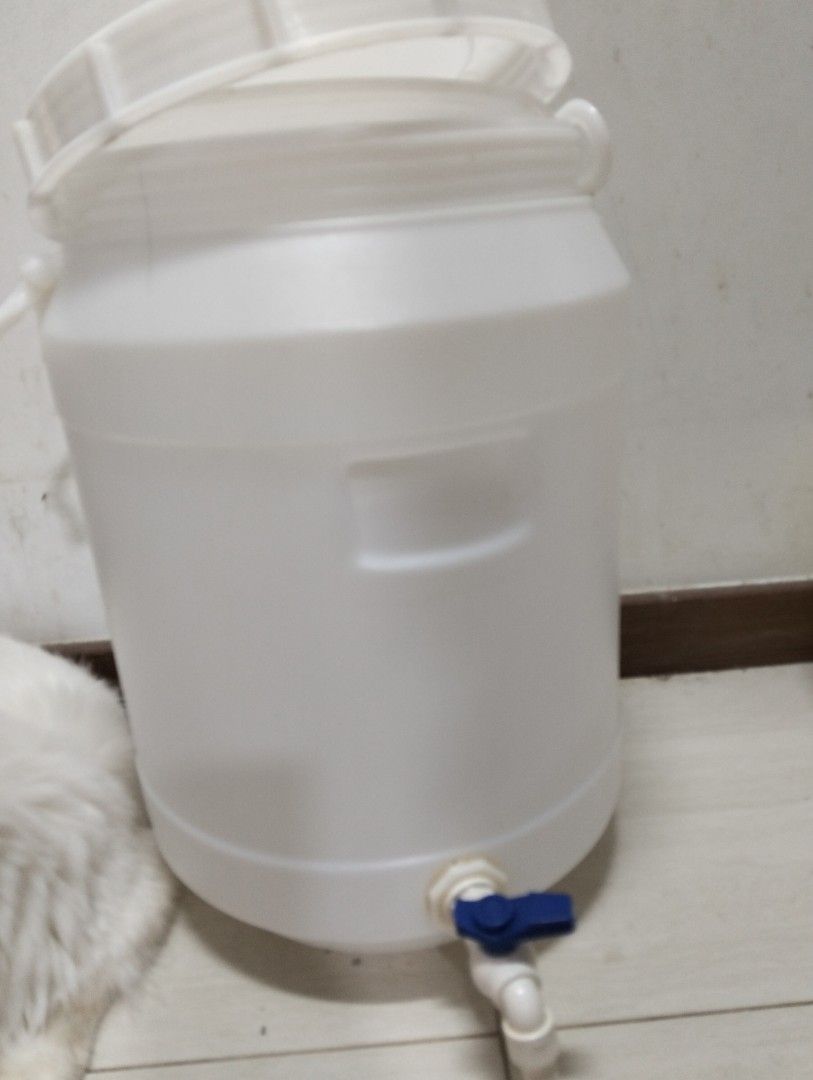 White Plastic Water Container with Tap461494101538908160