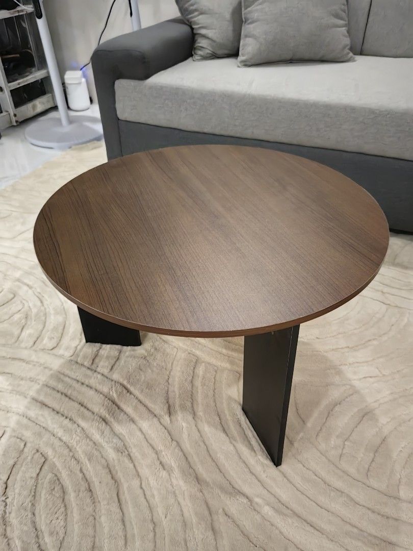 WoodDiamond Oak and Black Coffee Table (Category: Tables & Sets) located in Santa Rosa. Submitted by aeonflux_girl08 (Listing ID 1439270106, Image 2). Description: - Modern round coffee table - Oak top with black frame - 60cm diameter - Perfect for drinks, snacks, or decor - Adds a stylish touch to any living space Brand new, just assembled. Size is too small for my living room. Selling for 350 na lang. Location is Santa Rosa Laguna. .