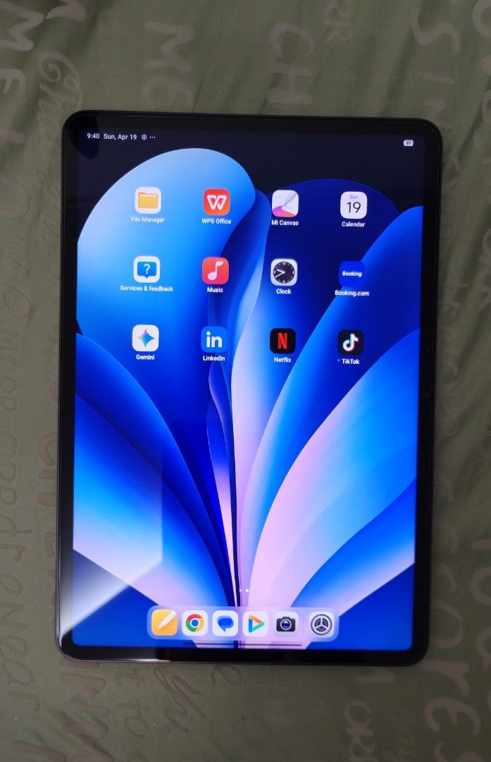 Xiaomi Pad 7 Pro 8/256GB with BT Keyboard and Stylus (Category: Android) located in Manila. Submitted by tope_19 (Listing ID 1439273944, Image 1). Description: Hi! I'm selling a Xiaomi Pad 7 Pro 8/256GB. Titanium silver color. In good condition, no defects or issues. Tempered glass screen protector installed since day 1. Complete package includes unit, unused data cable, original 67W Mi charging brick with bluetooth keyboard case worth P1,499 and