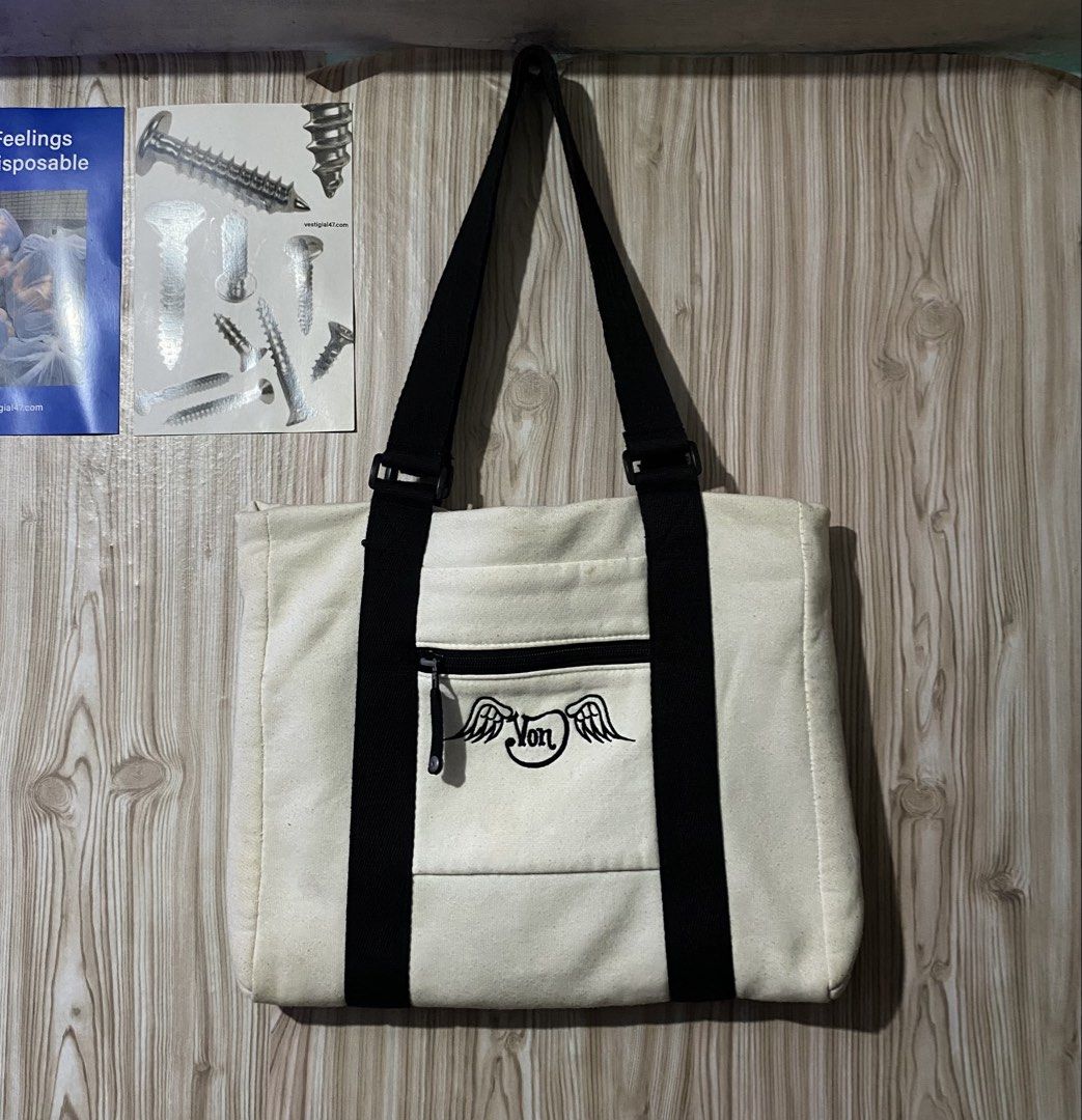Y2K Von Dutch Tote Bag (Category: Tote Bags) located in Manila. Submitted by mals.col (Listing ID 1439409862, Image 1). Description: Dimensions: 15” x 12” Flaws: needs cleaning, tattered part at zip 700+sf.