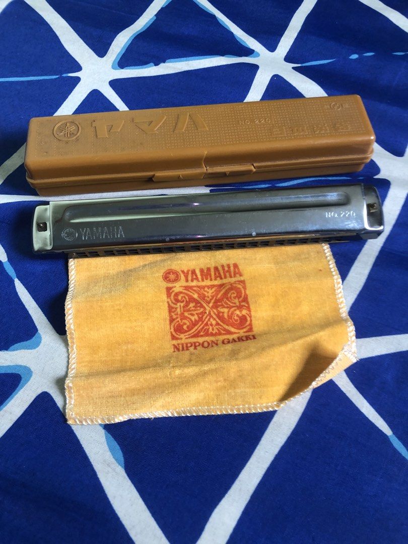 Yamaha model No.220 Harmonica (Category: Musical Instruments) located in Quezon City. Submitted by markgolveo (Listing ID 1439276170, Image 3). Description: Yamaha model No.220 Harmonica.