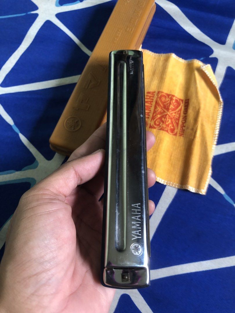 Yamaha model No.220 Harmonica (Category: Musical Instruments) located in Quezon City. Submitted by markgolveo (Listing ID 1439276170, Image 2). Description: Yamaha model No.220 Harmonica.