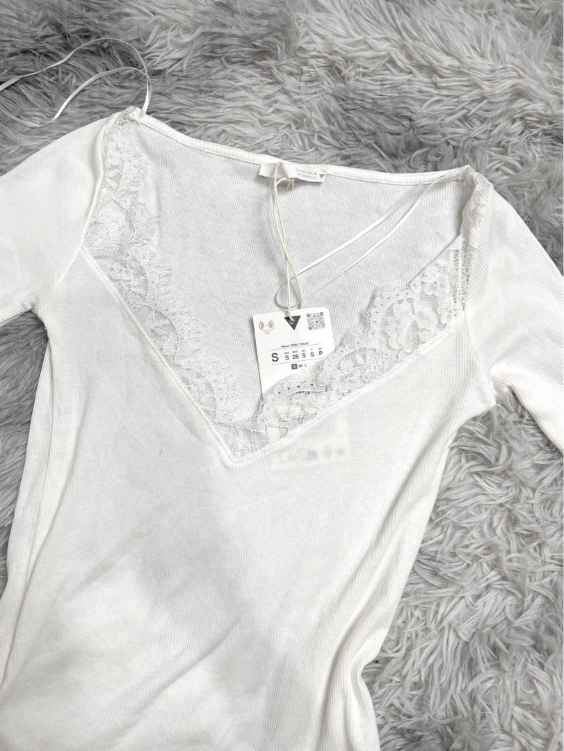 ZARA BLOUSE BNWT (Category: Blouses) located in Makati City. Submitted by tinycloset__ (Listing ID 1439296142, Image 3). Description: ZARA XS-S (S ON TAG) BNWT.