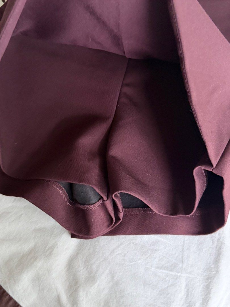 Zara Maroon Skorts - XS (Category: Shorts) located in Manila. Submitted by megcloset__ (Listing ID 1439269243, Image 2). Description: - used twice for an event only .