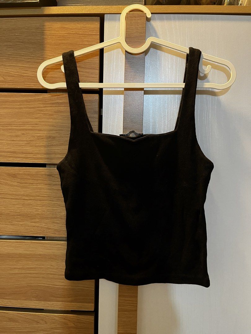 Zara ribbed black squareneck sleeveless top (Category: Sleeveless) located in Manila. Submitted by shopthevintage (Listing ID 1439377326, Image 1). Description: pm for more details .