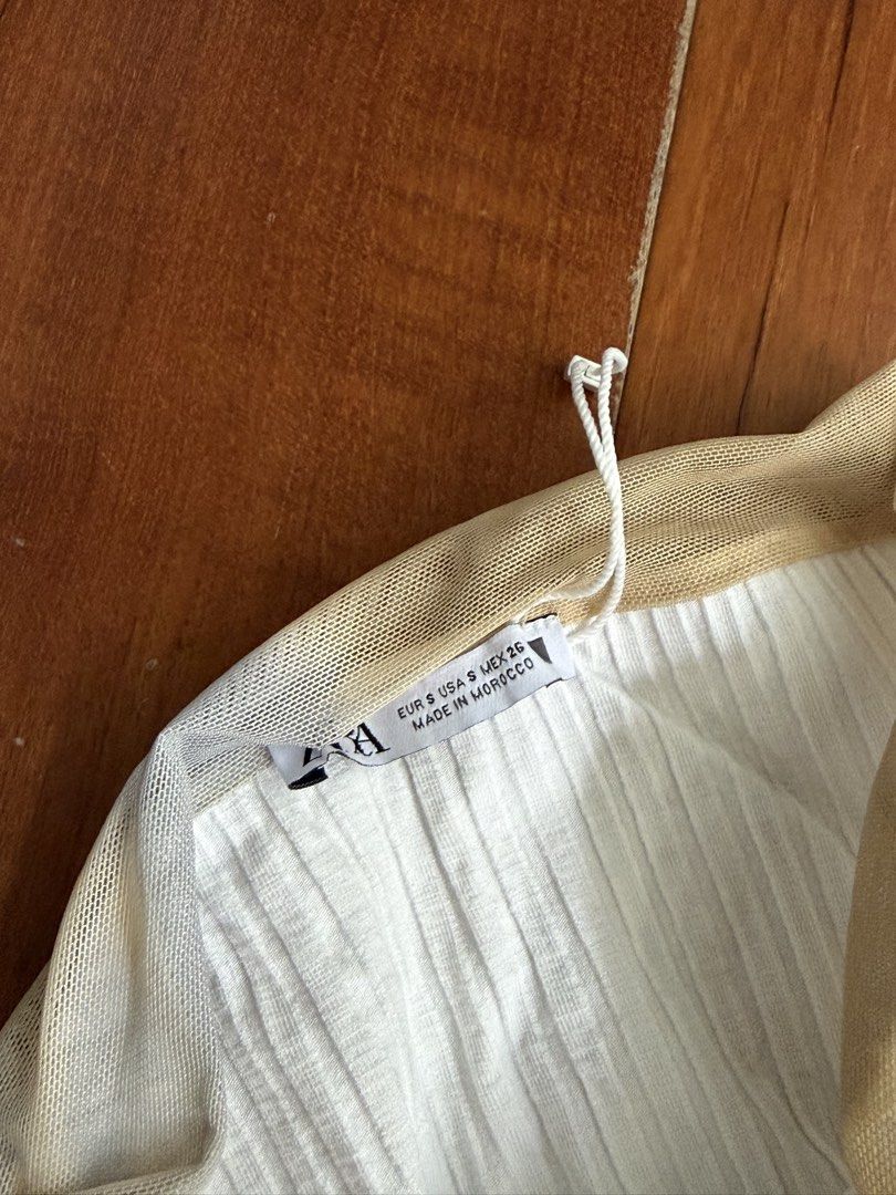 Zara Ruched Tube Top (Category: Sleeveless) located in Manila. Submitted by megcloset__ (Listing ID 1439268142, Image 2). Description: - BRAND NEW REMOVED TAG - RFS: FORGOT I HAVE THIS TOP — HAVE TOO MUCH TUBE TOP ALREADY.
