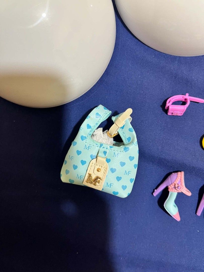 Zuru Mini Brands Fashion 4 (Category: Kids Toys) located in Mangatarem. Submitted by lorenzrillon517 (Listing ID 1439389368, Image 2). Description: Complete but opened.