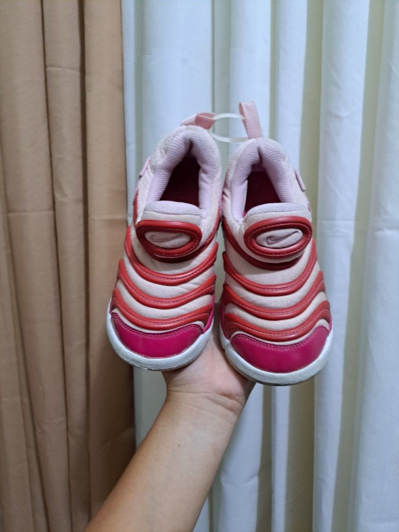 16cm Original nike shoes,for kid (Category: Babies & Kids Fashion) located in Quezon City. Submitted by kimlynandaya (Listing ID 1439514569, Image 1). Description: Original shoes,for kid sizes us:10 uk:9.5 eur:27 cm:16.