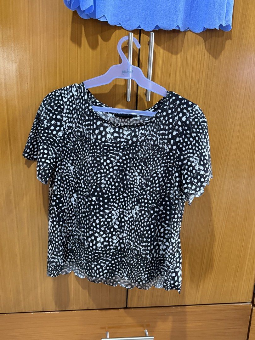 3 Topshop Shirts (Category: Shirts) located in Iloilo. Submitted by chringgg (Listing ID 1439466412, Image 3). Description: 3 topshop shirts for 500 black and pink - size medium blue - size large +100 shipping fee.
