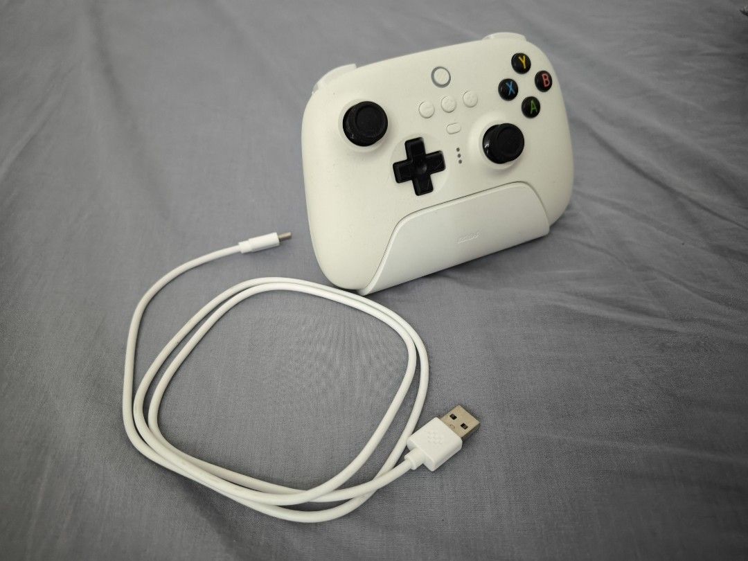 8BitDo Ultimate Controller (Category: Controllers) located in Batu Maung. Submitted by keenforest_d7b4cc (Listing ID 1439470713, Image 1). Description: Not being used anymore wireless 2.4Ghz.