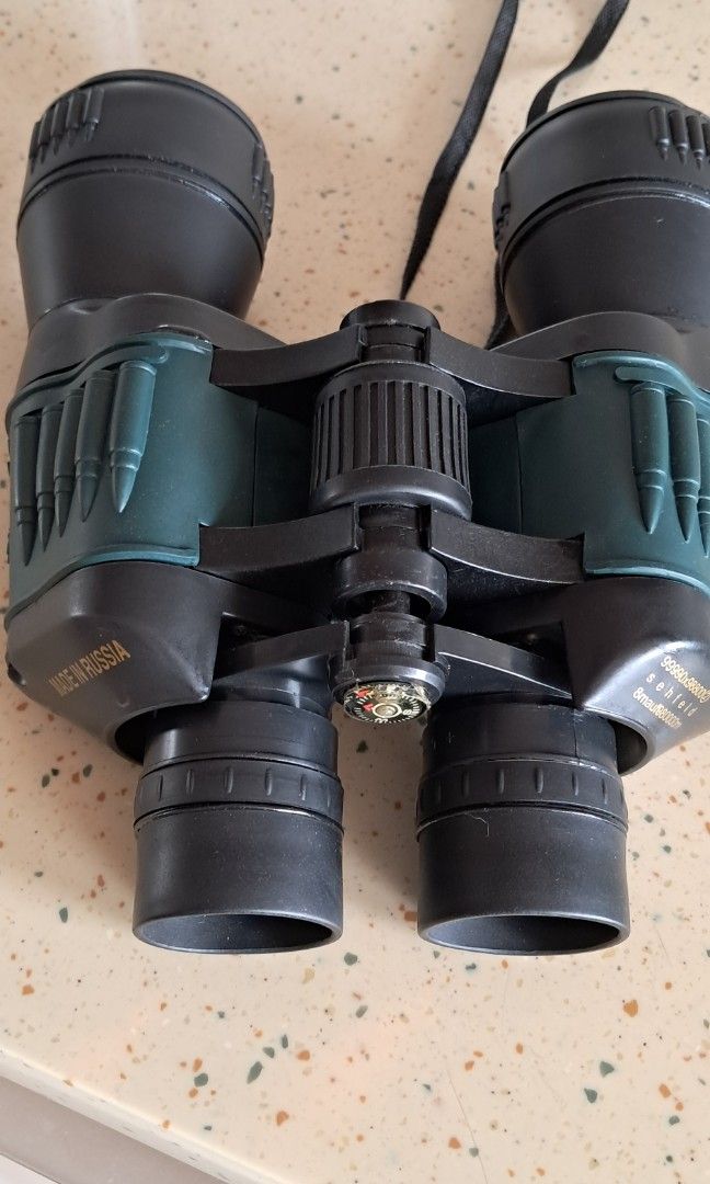 8x21 Binoculars (Category: Hiking & Camping) located in Singapore. Submitted by gq1805gq (Listing ID 1435994840, Image 3). Description: Compact binoculars with 8x magnification and 21mm objective lens. Features fully coated optics for clear viewing. Perfect for outdoor activities or bird watching..