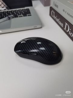 Carbon Fiber Wireless Mouse466918114885652480