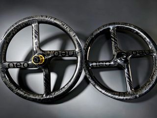 （分類：）位於 。 由 trendybike 提交（商品編號 1439562078，圖片 1）。簡介： 。
