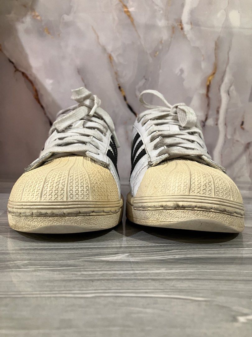 ADIDAS SUPERSTAR SNEAKERS SIZE 9 MEN (Category: Sneakers) located in General Mariano Alvarez. Submitted by adonid (Listing ID 1439438537, Image 3). Description: ADIDAS SUPERSTAR SNEAKERS ORIGINAL ADIDAS SUPERSTAR SNEAKERS GOOD CONDITION NORMAL SIGN OF USAGE ONLY SIZE 9MEN.