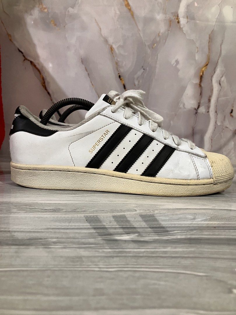 ADIDAS SUPERSTAR SNEAKERS SIZE 9 MEN (Category: Sneakers) located in General Mariano Alvarez. Submitted by adonid (Listing ID 1439438537, Image 1). Description: ADIDAS SUPERSTAR SNEAKERS ORIGINAL ADIDAS SUPERSTAR SNEAKERS GOOD CONDITION NORMAL SIGN OF USAGE ONLY SIZE 9MEN.