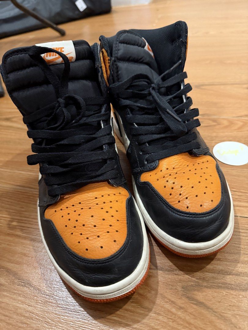 Air Jordan 1 High OG Shattered Backboard (Category: Sneakers) located in Manila. Submitted by dc_3187 (Listing ID 1439585504, Image 3). Description: Original air Jordan 1 shattered backboard OG 2015 starfish used size 9.5 no box no extra laces .