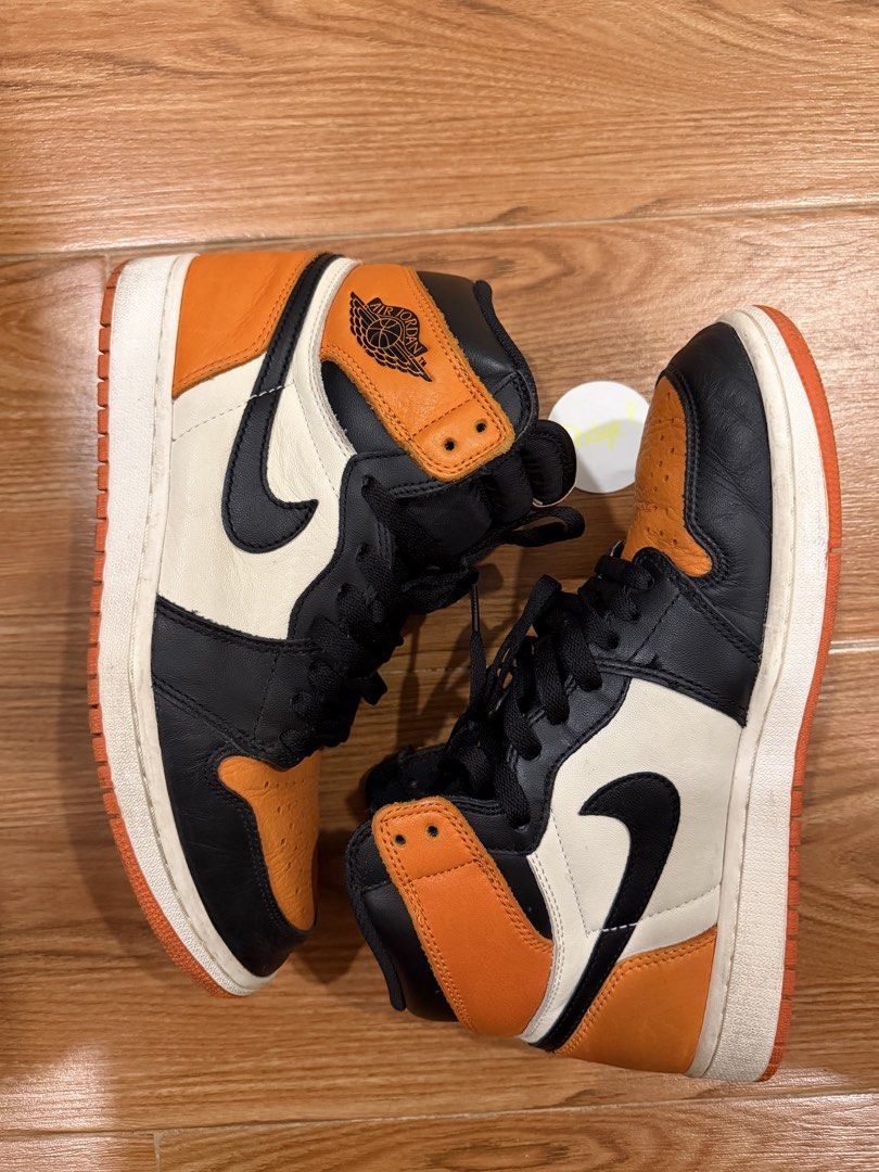 Air Jordan 1 High OG Shattered Backboard (Category: Sneakers) located in Manila. Submitted by dc_3187 (Listing ID 1439585504, Image 2). Description: Original air Jordan 1 shattered backboard OG 2015 starfish used size 9.5 no box no extra laces .