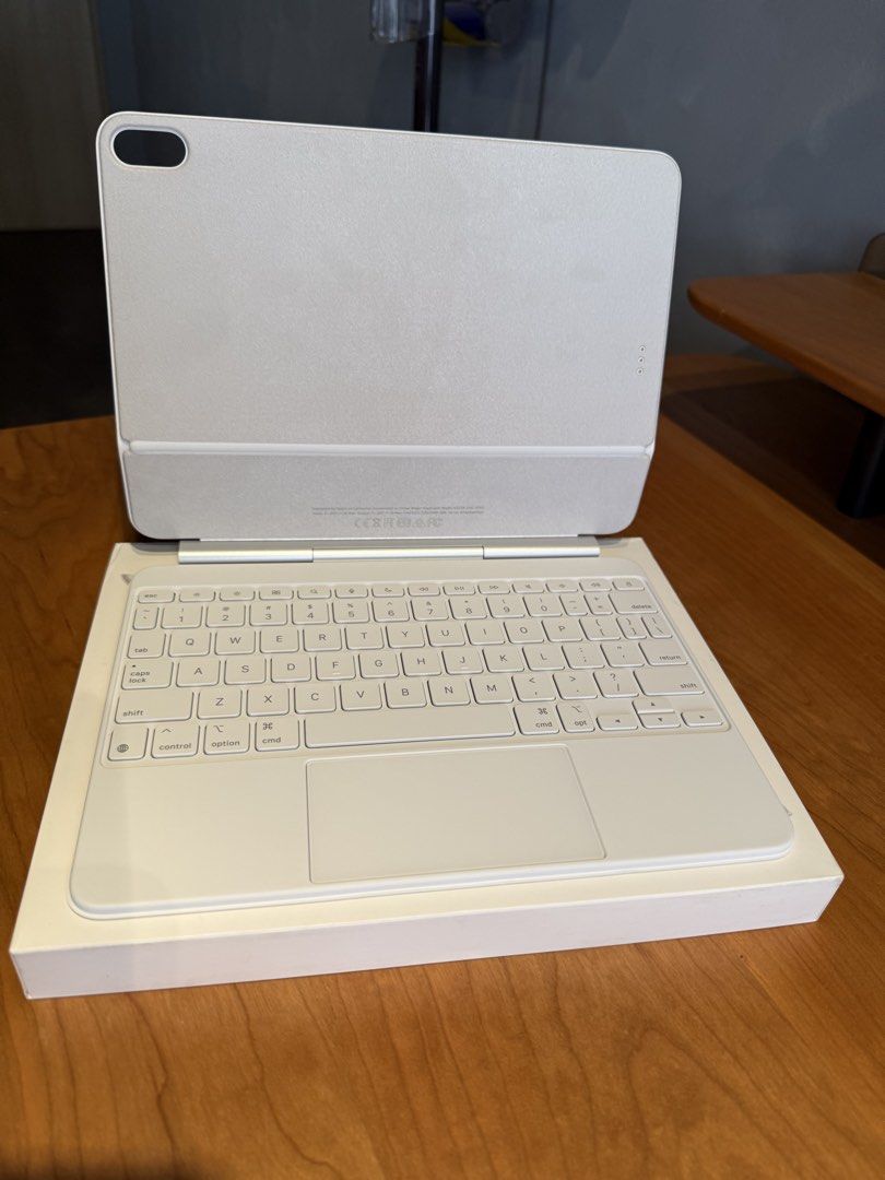 Apple iPad Magic Keyboard461999285449543683