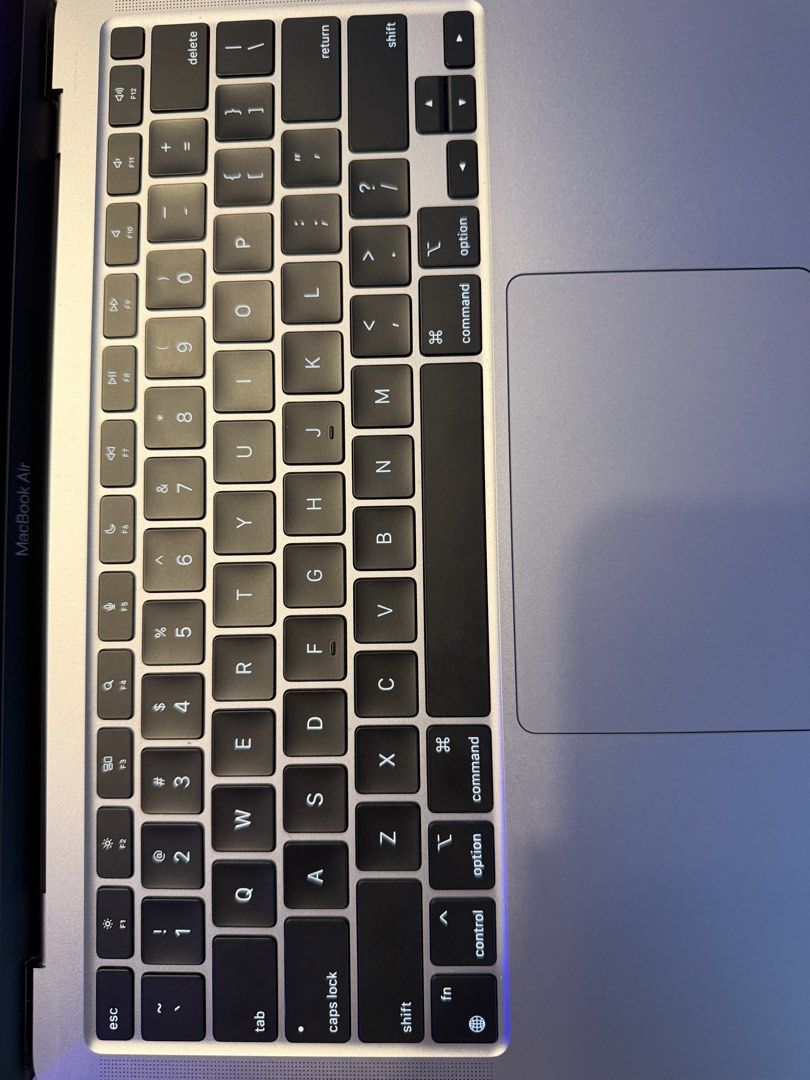 2021 Apple MacBook Air - Silver462136390955847681