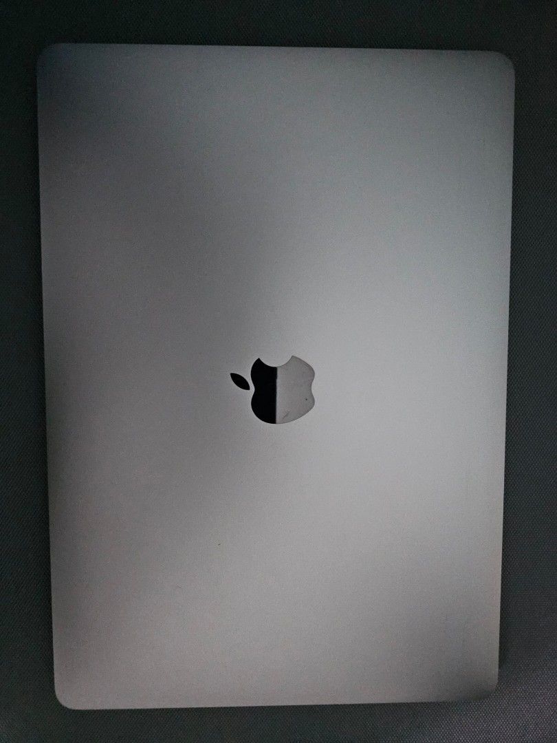 Apple MacBook Pro - Silver462255482587074560