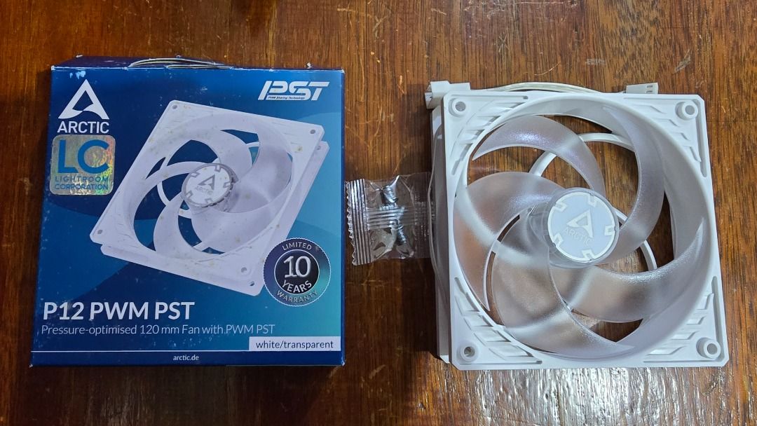 Artic P12 PWM PST Fan (Category: Computer Parts) located in Cabuyao City. Submitted by ken7746 (Listing ID 1439481834, Image 1). Description: ARCTIC P12 Max - High-Performance 120mm Case Fan Fluid Dynamic Bearing OPTIMISED FOR STATIC PRESSURE: Due to the high static pressure, the fan guarantees efficient cooling even with increased air resistance. Ideal for use on heatsinks & radiators PROVEN FAN DESIGN: The closed ring fan wheel enables low-vibr