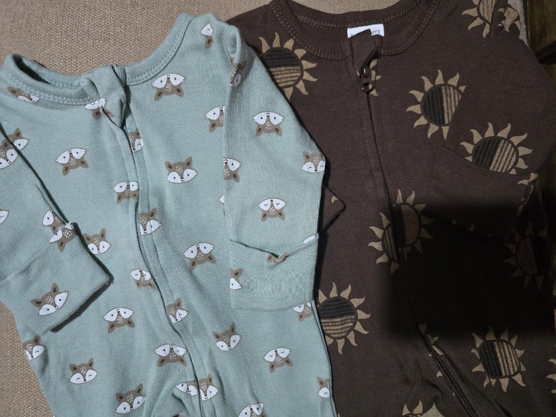 Baby Berry frogsuit (Category: Babies & Kids Fashion) located in Las Pinas. Submitted by luxeprelovedstuff (Listing ID 1439444481, Image 2). Description: Two baby sleepers. One is brown with sun patterns, and the other is light green with fox patterns. Both have a zipper closure. like new.