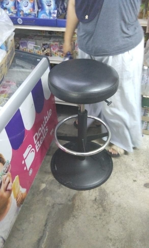 Bar stool basic (Category: Chairs) located in Kuala Lumpur. Submitted by khairilhan97958 (Listing ID 1439485149, Image 1). Description: .