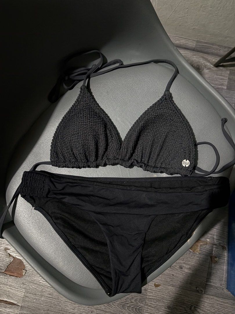 Billabong black bikini set (xs-s) (Category: Bikinis & Swimsuits) located in Manila. Submitted by mashedpota29315 (Listing ID 1439559194, Image 1). Description: Bought separately, only used once, brandnew.