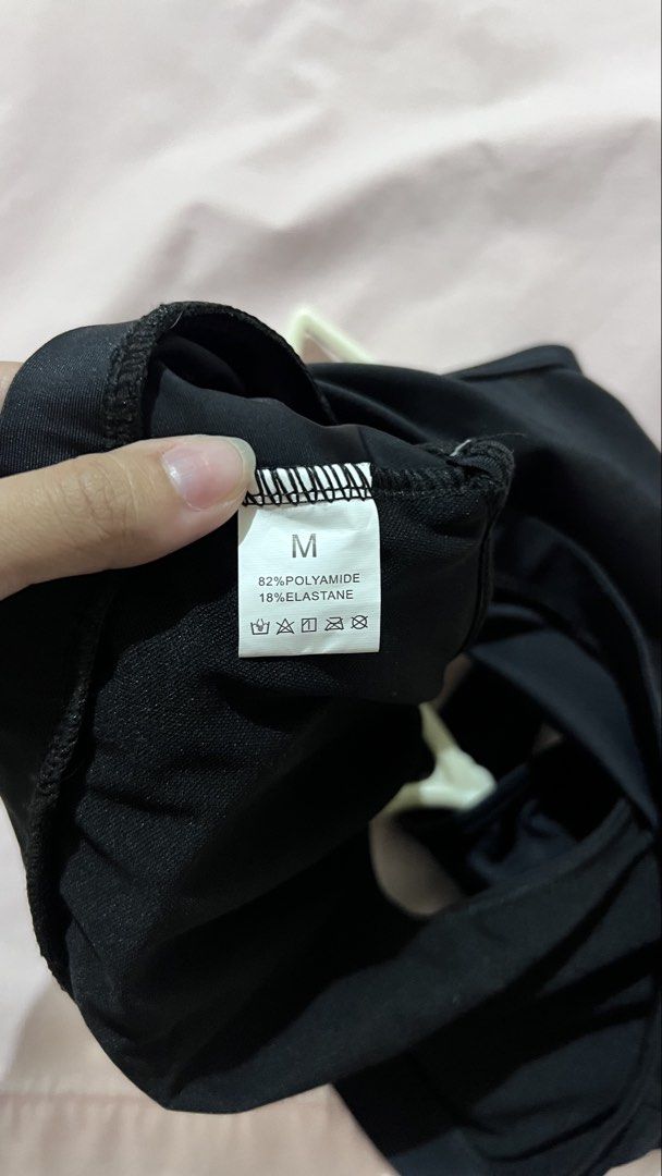 Black Sports Bra - Size Medium (Category: Activewear) located in Manila. Submitted by ponyows (Listing ID 1439424023, Image 2). Description: - Never used - Black color - Size: M - Racerback style - Padded - Material: 82% Polyamide, 18% Elastane mop: gcash/bpi mod:lalamove /j&t location: sampaloc manila no return & refund.