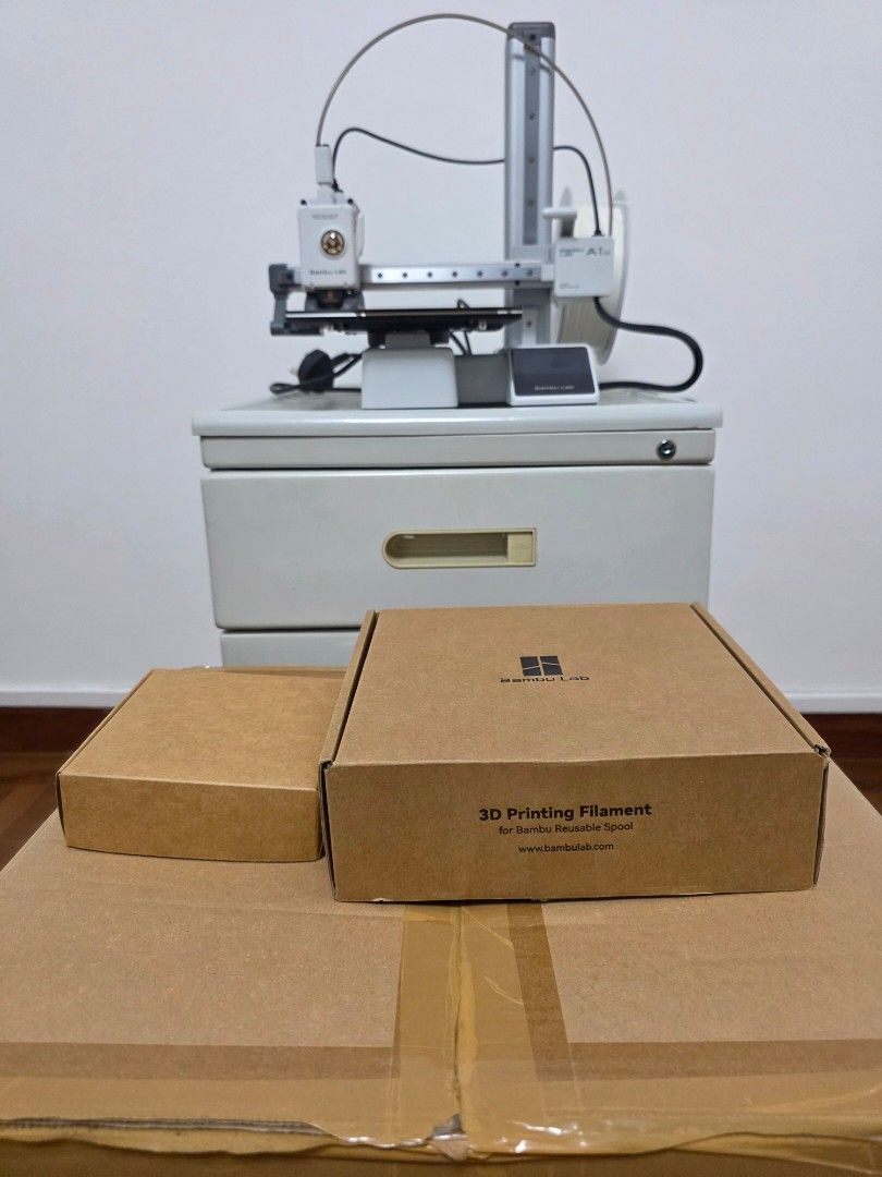 Brand new 3D printer Bambu Lab A1 Mini with White Filament462245168258099200