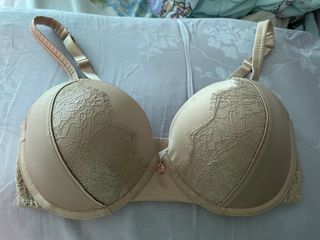 (Category: ) located in . Submitted by lovescarf (Listing ID 1439468965, Image 1). Description: .